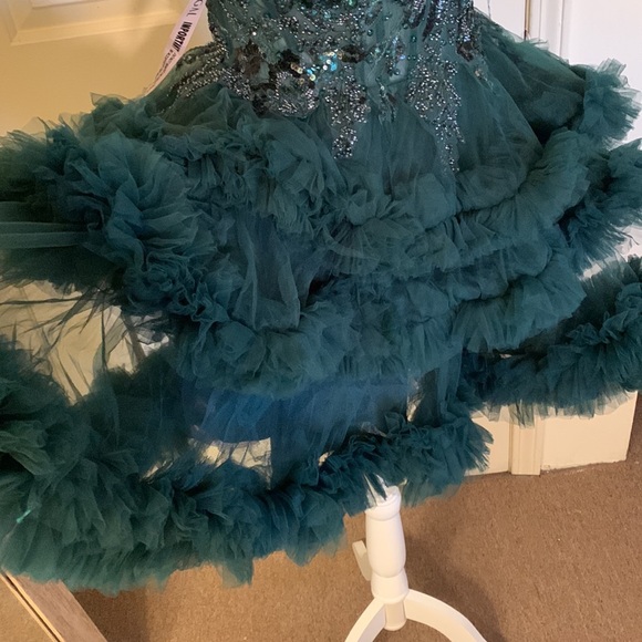 MAC DUGGAL
Thin Strap Beaded Bodice Tiered Tulle Dress - Picture 9 of 17